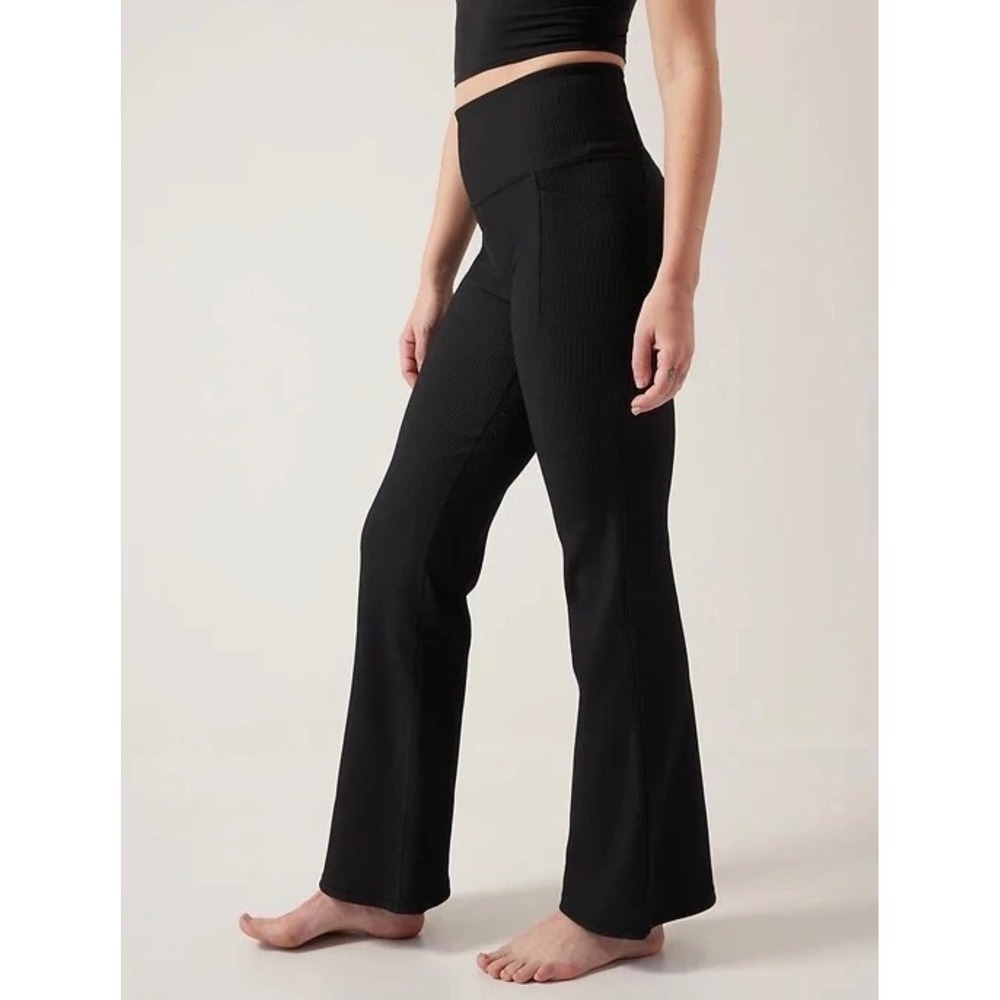 Athleta Salutation Stash Rib Flare Pants Black Womens Large Yoga Pilates Legging